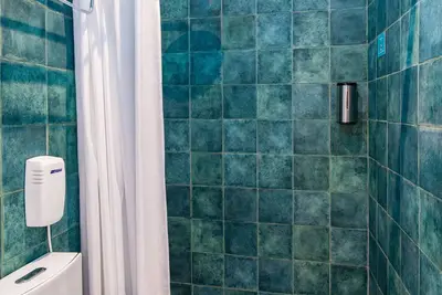 Image de Room for 6 people with lake front balcony