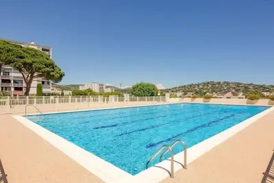 Image de Appartement à Sainte-Maxime : piscine et tennis