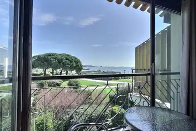 Image de Appartement T2 avec loggia vue mer