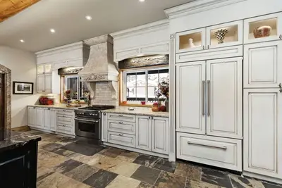 Image de Whitestone Ranch | Luxury Lakefront Estate Near Muskoka (Sleeps 24)