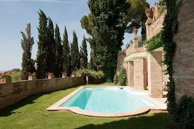 Image de Magnifique maison de vacances avec bain à remous, piscine privée, climatisation, Wifi, patio