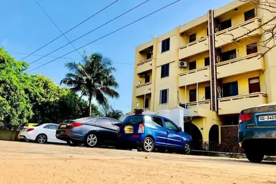 Image de One Bedroom Apartment with Air Conditioning @ Royal Lanes Hotel, Achimota, Accra