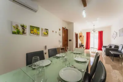 Image de Marsalforn Apartment Walk to Beach Seaside Living