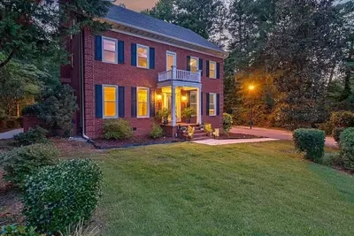 Image de Perfect for Groups 6br Retreat with Firepit, Game Loft & Huge Deck