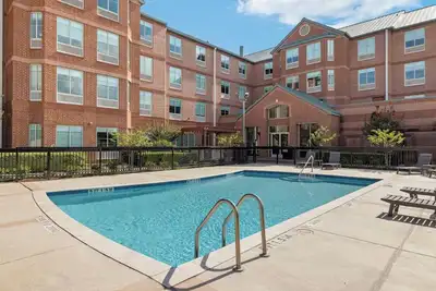 Image de 2 Family-Friendly Rooms Located for Houston’s Sights | Outdoor Pool