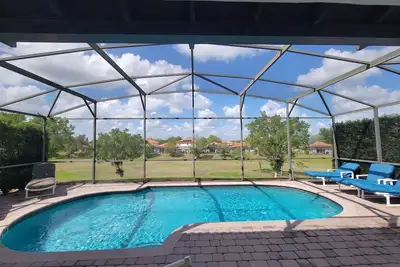 Image de Beautiful 4 bedroom house with private pool!