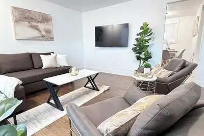 Image de Modern 2-bedroom apartment in vibrant downtown Vancouver