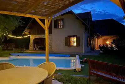 Image de Le Domaines Des Thermes - T2  avec piscine partagée, calme et vue montagne