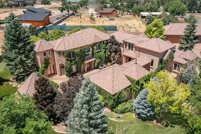Image de Cottage #2 Italian Resort-Style Villa - 1. 4 Acres w/ Pickleball, In-ground Spa