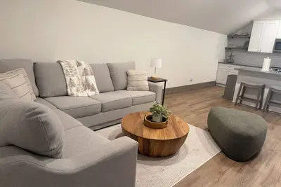 Image de Soothing 1-bedroom apartment with Ac in charming Woodland