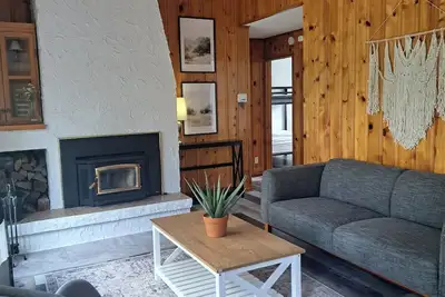 Image de Chalet au bord de l'eau très tranquille. Idéal pour les familles.