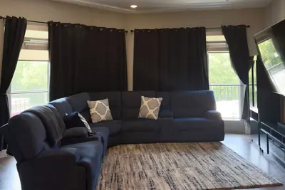 Image de A luxurious two-bedroom, two-bath just 10 minutes from downtown Atlanta.