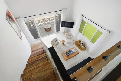 Image de Syd’s Too - Modern Oceanfront Loft w/ Kitchenette