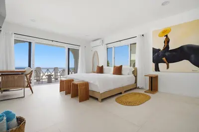 Image de The Syd - Oceanfront  King Suite w/ Kitchenette