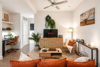 Image de Nrg Jungle Highrise - Balcony & Pool View - Walk to Fifa/Nrg/Med Center