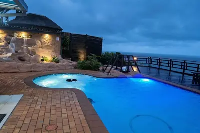 Image de Maison de plage à Durban avec piscine privée