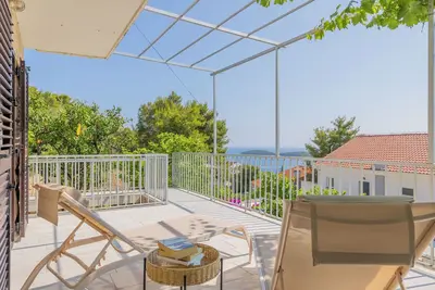 Image de Wake up to Hvar sun rise- private 3-bedroom home near the beach