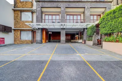 Image de Spacious 2-Bd Private Villa W/ Free Parking Pool