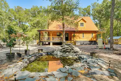 Image de Fish & Float at Natural Springs! Log Cabin in Bell