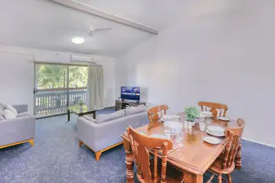 Image de Spacious 2 Bedroom Apartment 88 Sq, swimming pool, garden views, sports lounge