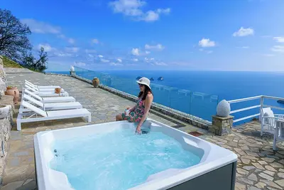 Image de Amore Rentals-Villa Lantana-Nature Oasis with Panoramic Jacuzzi near Amalfi