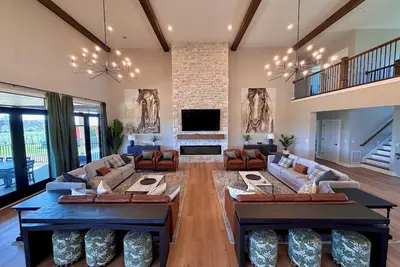 Image de New 10 Br Luxury | Sleeps 20 | Bourbon Country