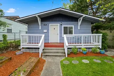 Image de South Seattle Comfort — Near Light Rail & Airport
