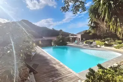 Image de Maison de vacances 'Saint Florent' avec vue sur la montagne, jardin privé et Wi-Fi