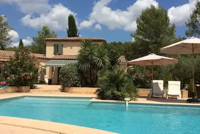 Image de Villa provençale de 140 m² avec piscine privée
