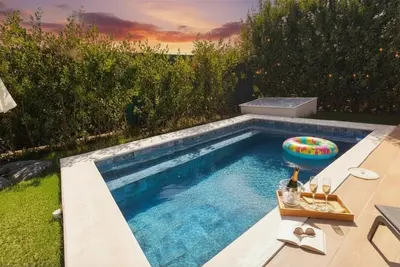 Image de Villa Moderna con Piscina Privada en VIstaCana