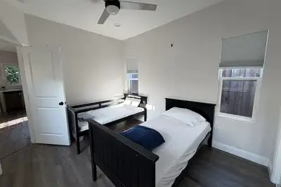 Image de Cozy, Clean, and Comfortable Tiny Home in the San Francisco Bay Area