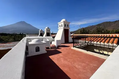 Image de Terrace with volcano view/ Colonial Villa + Parking in Antigua Guatemala