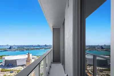 Image de Modern 1br and Den in Downtown Miami