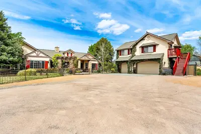 Image de Granite Mountain Cottage: An Oasis 15m to Downtown
