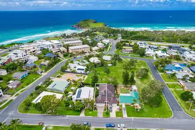 Image de Coastal Retreat Holiday Home. \nStroll to beaches, restaurants and cafes.