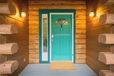 Blue Roof Lodge - Forest Getaway for Groups