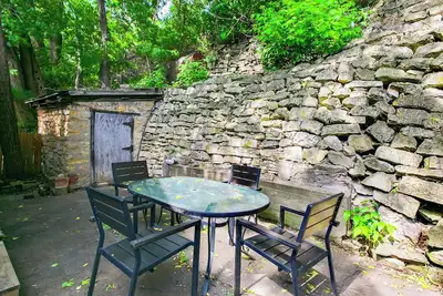 Image de Mrs. Hippie Inn- Bluffside Suite near the Mississippi River in Alma, Wisconsin