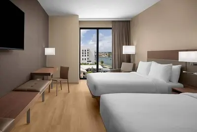 Image de Looking for a Peaceful Stay? Relaxing Suite with Stunning Rooftop Pool