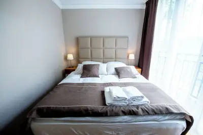Image de Lux central 1bed Apartment with balcony left