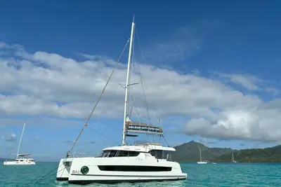 Seychelles Sun-Soaked Sailing: A Pristine Beach Experience from Praslin