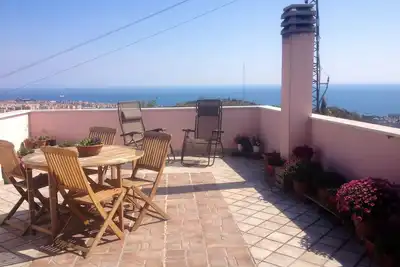 Image de Studio « Arcobaleno » avec balcon vue mer, Wi-Fi et climatisation