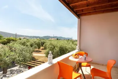Image de Studios River - Potos Poolside Apartment with View