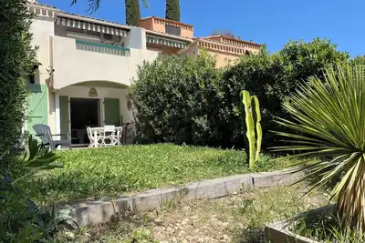 Image de Appartement 4 pers, calme avec piscine et parking, plage à pieds, à Pramousquier