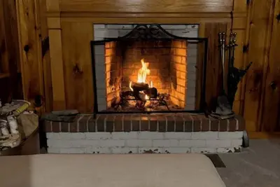 Image de Tranquil Lakeside 2-Bedroom Cottage w/ Optional Bunkhouse