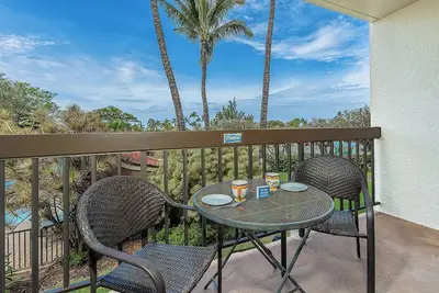 Image de Maui Vista 1208: Garden Views, Ocean Peeks, Updated Interior