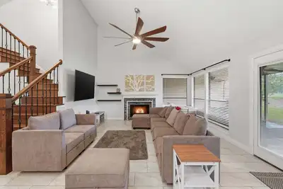Image de New! Serene Waterfront Haven Spacious 3br in Newport