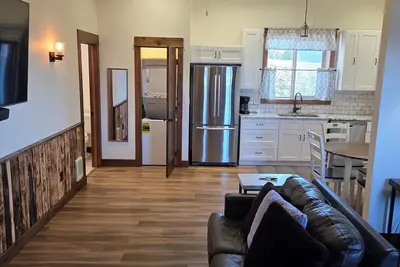 Image de Rainbow Trout Suite in Emigrant
