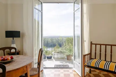 Image de Maison élégante et paisible avec vue imprenable sur la Seine