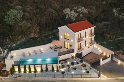 Image de Charming 2-bedroom Villa with Pool & Sea View