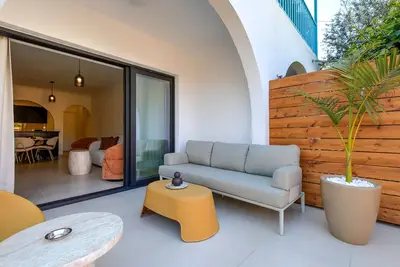 Image de Prestige-Appartement-Salle de bain privée-Vue sur Jardin